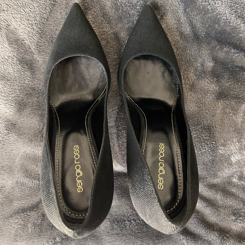 Sergio Rossi Black Heels with Sleek Silhouette